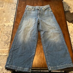 Universal thread wide leg crop size 6